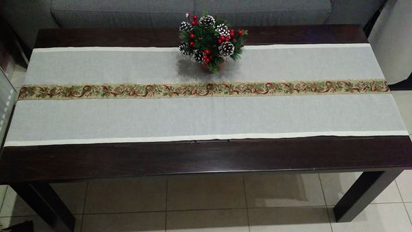 Picture of Коледна декоративна лента за маса "Коледни шишарки" - 40/155см